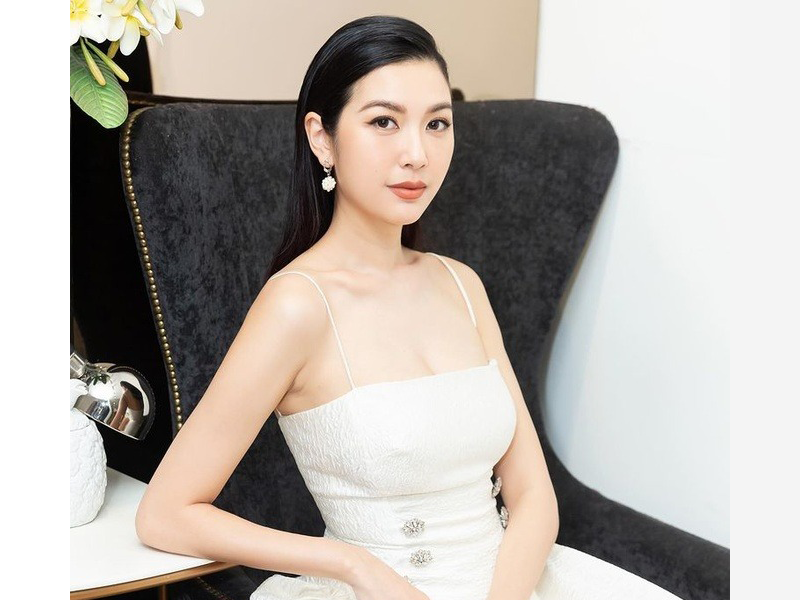 a-hau-thuy-van-khai-that-bi-quyet-da-trang-dang-thon